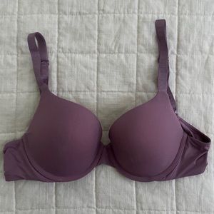 Victoria’s Secret t-shirt push up full coverage bra. Size 34C.